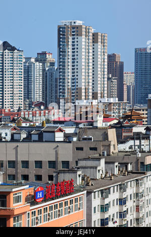 DALIAN-nov. 1. Il paesaggio di Dalian. Con 1700 abitanti per km quadrato Dalian classificato 33 sulla lista "la più grande città del mondo classificato da una popolazione Foto Stock