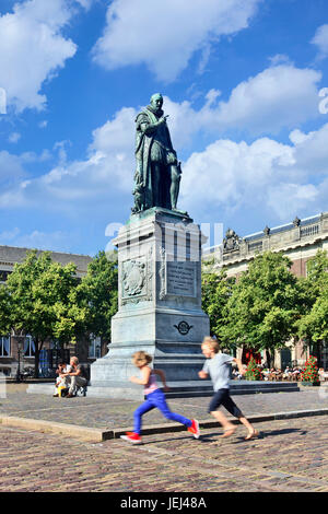 L'AIA-AGO. 10. Statua di Federico Guglielmo i, Principe di Orange-Nassau (l'Aia 08.24.1772–Berlino 12.12.1843) primo re dei Paesi Bassi. Foto Stock