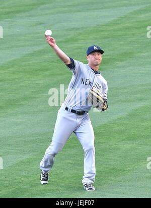 Anaheim, California, USA. 14 Giugno, 2017. Rob Refsnyder (Yankees) MLB, Rob Refsnyder dei New York Yankees durante il Major League Baseball gioco contro il Los Angeles gli angeli di Anaheim presso Angel Stadium di Anaheim in Anaheim, California, Stati Uniti . Credito: AFLO/Alamy Live News Foto Stock