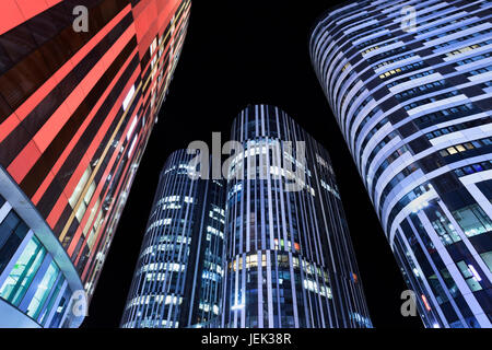 SOHO Sanlitun office e la zona dello shopping a Pechino. SOHO Sanlitun è un nuovo misti commerciali e area residenziale con architettura iconica. Foto Stock