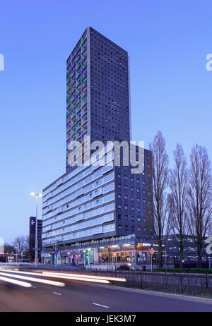 TILBURG-marzo 15, 2017. West Point, con 141,6 metri più alto torre residenziale in città. Dopo il completamento (2004) olandese più alto edificio residenziale. Foto Stock