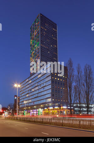 TILBURG-marzo 15, 2017. West Point, con 141,6 metri più alto torre residenziale in città. Dopo il completamento (2004) olandese più alto edificio residenziale. Foto Stock