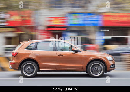 Di YIWU-cina-gennaio 15, 2016. Audi S Q5 SUV. La Cina da solo costituisce quasi un terzo della Audi il volume di vendite e il marchio tedesco detiene la posizione dominante. Foto Stock