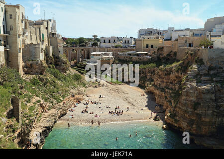 Spiaggia di Polignano a Mare, Puglia sud Italia / Spiagge, Puglia, Italia Foto Stock