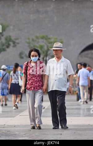 PECHINO-9 GIUGNO 2015. Anziani cinesi. La popolazione anziana (60 o più) in Cina è di circa 128 milioni di persone, una su dieci, la più grande del mondo. Foto Stock