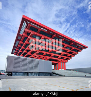 Il Museo d'arte cinese alloggiati in Cina ex Padiglione di Expo 2010 situato a Pudong. Con 166.000 metri quadri di spazio sul pavimento, il più grande museo di arte in Asia. Foto Stock