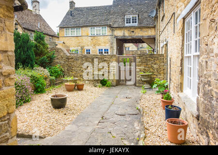 Cotswold tipiche costruzioni in pietra Burford Oxfordshire England Regno Unito Foto Stock