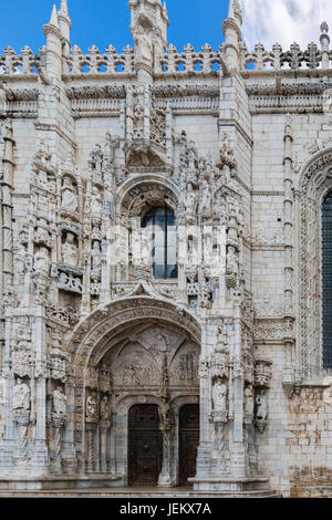 Museo marittimo nel quartiere Belem sulla banca del fiume Tago a Lisbona, Portogallo Foto Stock