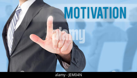 Motivazione contro sfondo blu Foto Stock