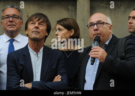 Nicolas Hulot, ministro francese di ecologico e comprensivi di transizione, paga visita al distretto di confluenza a Lione Foto Stock