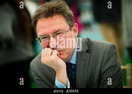 Luciano Floridi , Professore di Filosofia e di etica dell'informazione presso l'Università di Oxford, autore di "filosofia dell' informazione , che figurano al 2017 Hay Festival della letteratura e delle arti, Hay on Wye, Wales UK Foto Stock