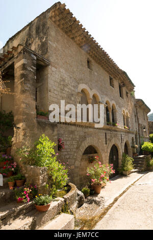 Lorimy's house. Saint Guilhem le Desert etichettati Les Plus Beaux Villages de France. Herault. Francia Foto Stock