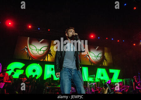 Damon Albarn e stadio di gorillaz gig storico a Damasco in Siria Foto Stock