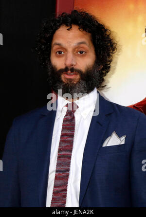 Hollywood, CA. Il 26 giugno, 2017. Jason Mantzoukas frequentando la casa Premiere al cinese TCL teatro IMAX in Hollywood, la California il 26 giugno 2017. Credito: David Edwards/media/punzone Alamy Live News Foto Stock