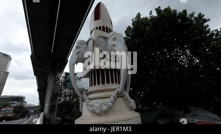 Testa di elefante ponte di Chang Hua Bridge Phayathai Road, Khlong Saen Saeb Venezia dell Asia centrale di Bangkok in Thailandia del sud-est asiatico Foto Stock