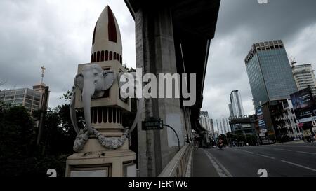 Testa di elefante ponte di Chang Hua Bridge Phayathai Road, Khlong Saen Saeb Venezia dell Asia centrale di Bangkok in Thailandia del sud-est asiatico Foto Stock