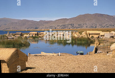 Reed isole dell'uru Uru indiani, Titicacasee, Perù, Schilfinseln der Uru Uru Indianer Foto Stock