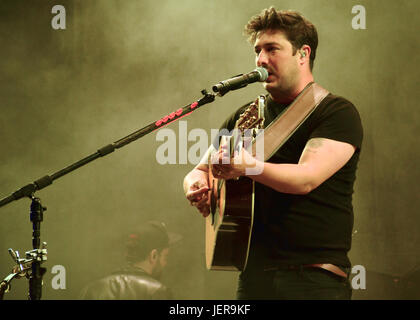 Marcus mumford Mumford & Sons esegue sul palco durante la Arroyo Seco weekend giugno 25,2017 brookside campo da golf Pasadena, California. Foto Stock