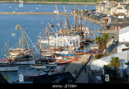 Le imbarcazioni tradizionali a Cancale, porto di La Houle, festival marittimi : " La Cancalaise à 30 ans' (Cancale, Ille et Vilaine Bretagna, Francia). Foto Stock