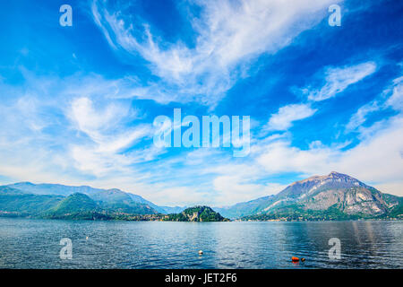 Bellagio penisola verde scenario vista da Lecco - Lago di Como Landcspe italiano Foto Stock