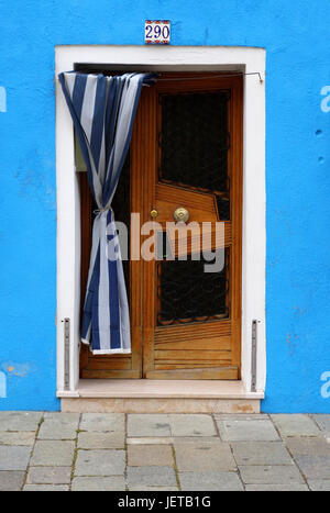 Porta a una residenza privata,l'isola di Burano Venezia Italia Foto Stock