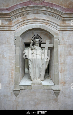 L'Italia, sicilia, Taormina, Città Vecchia, cattedrale, facciata, nicchia, Cristo della statua, Europa meridionale, la facciata della chiesa, mura difensive ampia, statua, freeze frame, Cristo, il simulacro del santo, luogo di interesse, scultura, scultura, la fede, la religione, il cristianesimo, il cattolicesimo, Foto Stock