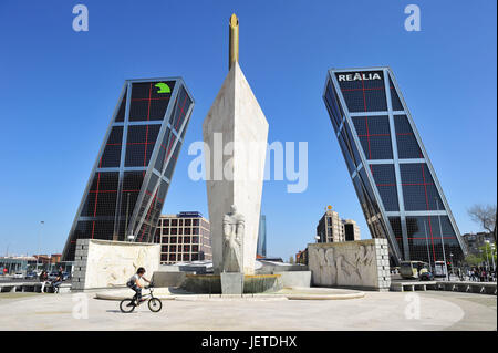 Spagna, Madrid, Plaza de Castilla, Puerta de Europa, grattacielo, Foto Stock