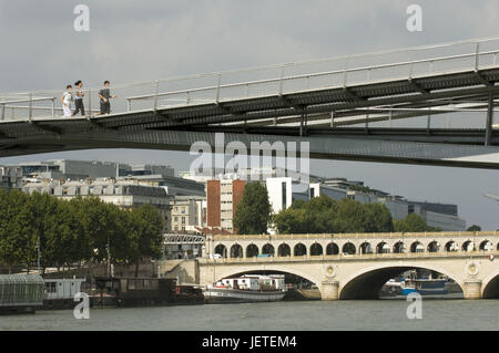 Francia, Parigi, passerella Simone de Beauvoir, pedonale, Pont de Bercy e il suo flusso, nessun modello di rilascio, Foto Stock