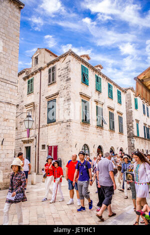 Il famoso Stradum nella Città Vecchia di Dubrovnik, Croazia Foto Stock