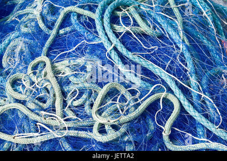 Confusione da reti da pesca e corde, Wirrwarr aus Fischernetzen und Seilen Foto Stock