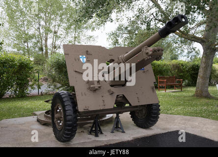 British 25 pounder medie campo di pistola, Pegasus Memorial Museum, Ranville, Normandia Foto Stock