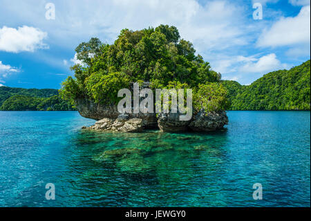 Arco di roccia in roccia isole, Palau, Pacifico centrale Foto Stock