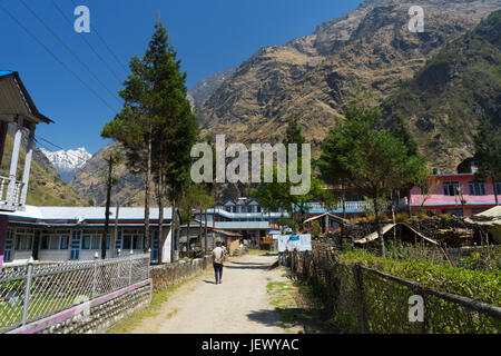 Villaggio di tal, Marsyangdi River Valley, Nepal. Foto Stock