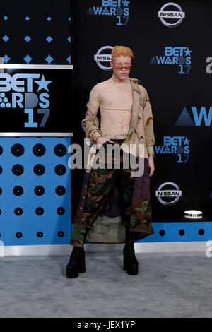 Los Angeles, CA, Stati Uniti d'America. Il 25 giugno, 2017. Shaun Ross presso gli arrivi a 2017 BET Awards - Parte 3, Microsoft Theatre di Los Angeles Live, Los Angeles, CA 25 Giugno 2017. Credito: Priscilla concedere/Everett raccolta/Alamy Live News Foto Stock