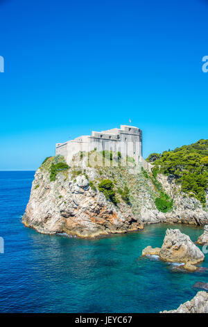 Fort Lovrijenac o la fortezza di San Lorenzo, spesso chiamata "Gibilterra di Dubrovnik", è una fortezza fuori dalle mura occidentali della città di Dubrovnik. Foto Stock