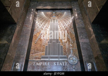 Art deco mosaico dell' Empire State building nella sua lobby New York City USA Foto Stock