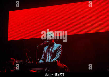 Robert Del Naja del British 'trip hop' Massive Attack giocando in casa loro città di Bristol. Foto Stock