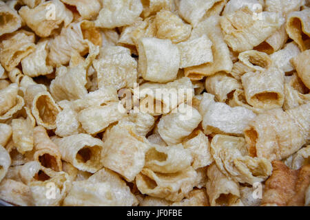 Cotenne, fritte di pelle di maiale, stile vegetale, Thailandia Foto Stock
