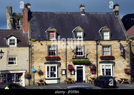 Il royal oak hotel nella città mercato di helmsley, ryedale, North Yorkshire Moors National Park, Inghilterra, Regno Unito. Foto Stock