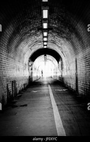 Tunnel su Leeman Road, York, North Yorkshire, Regno Unito Foto Stock