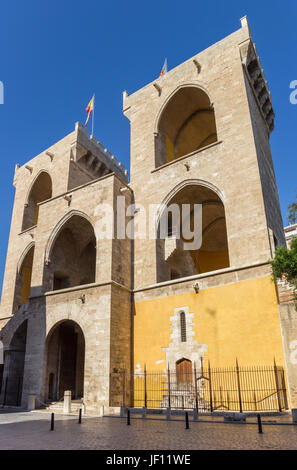 Vecchia porta della città Torres de Quart a Valencia, Spagna Foto Stock