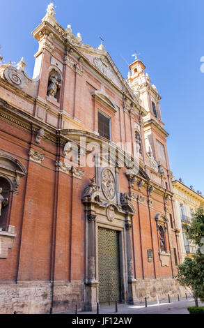Facciata del Santo Tomas chiesa in Valencia, Spagna Foto Stock