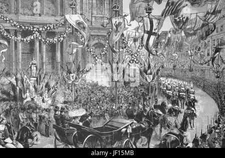 Illustrazione storico delle nozze di Maria di Teck, Victoria Mary Augusta Louise Olga Pauline Claudine Agnes, 1867 - 1953 con George V, George Frederick Ernest Albert, 1865 - 1936. corteo nuziale di fronte alla chiesa di San Paolo, Digitale riproduzione migliorata da un originale stampa dal 1888 Foto Stock