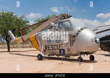 Salvataggio in elicottero Sikorsky Chickasaw Cargo, 1949-1970 Pima Air & Space Museum, PASM, Tucson, Arizona, Stati Uniti d'America Foto Stock