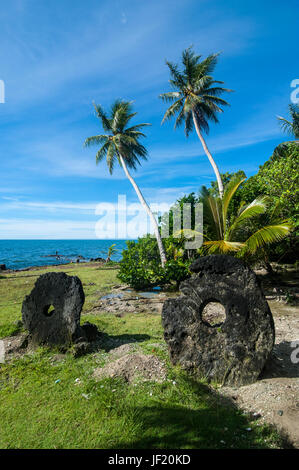 Il denaro in pietra sull'isola di Yap, Stati Federati di Micronesia Foto Stock