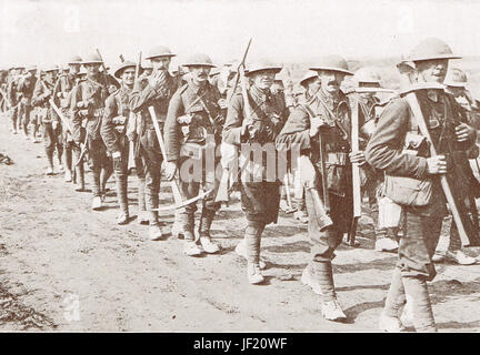 La fanteria canadese sul marzo 1916 Foto Stock