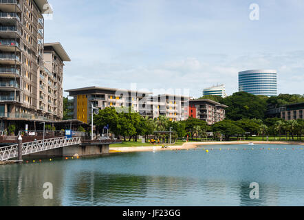 Moderno appartamento blocchi a Waterfront complessa, Darwin, Territorio del Nord, l'Australia. Foto Stock