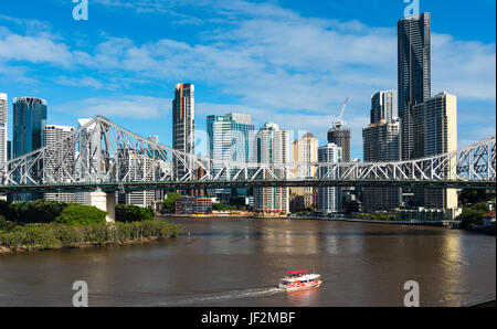 La città di Brisbane skyline con Story Bridge. Queensland. Australia. Foto Stock