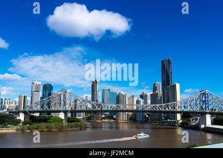 La città di Brisbane skyline con Story Bridge. Queensland. Australia. Foto Stock