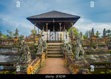 BALI, Indonesia - 08 Marzo 2017: Semarapura, Kertha Gosa Pavilion di Klungkung Palace di Denpasar City in Indonesia Foto Stock